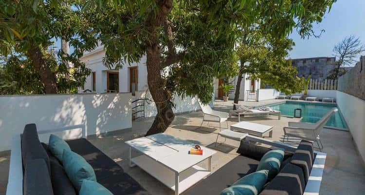 La Villa, White Town