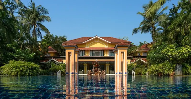 Mayfair Lagoon, photo 2