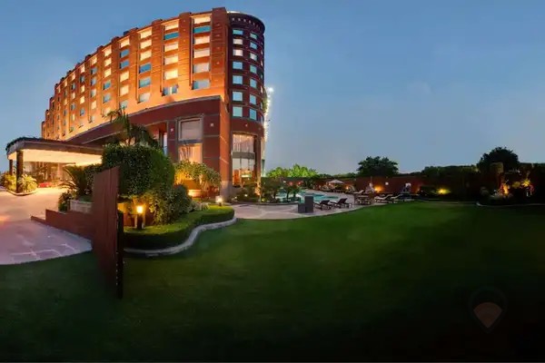 Radisson Blu MBD Hotel Noida, Noida (Sector 18 - near DLF Mall of India)