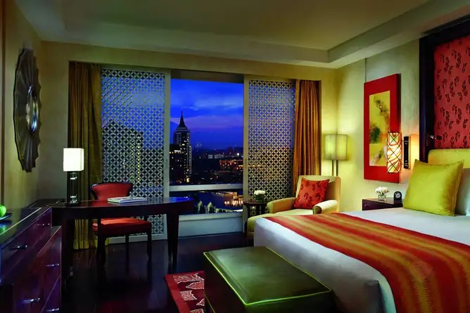 The Ritz Carlton, photo 3