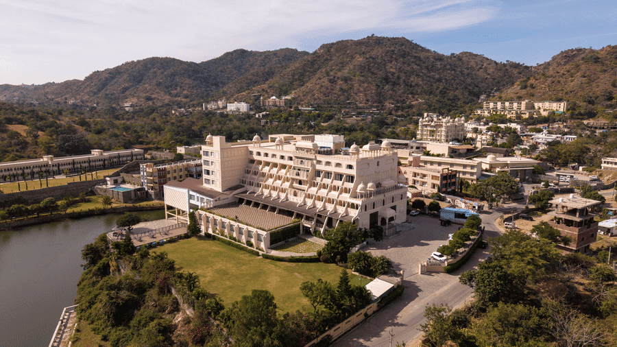 Via Lakhela Lakeview Resort, photo 2